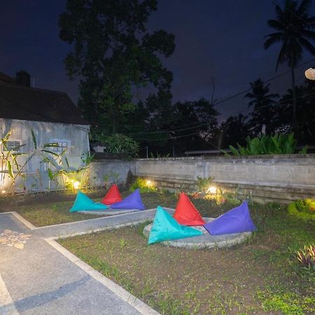 Aura Dormitory House Ubud Exterior photo