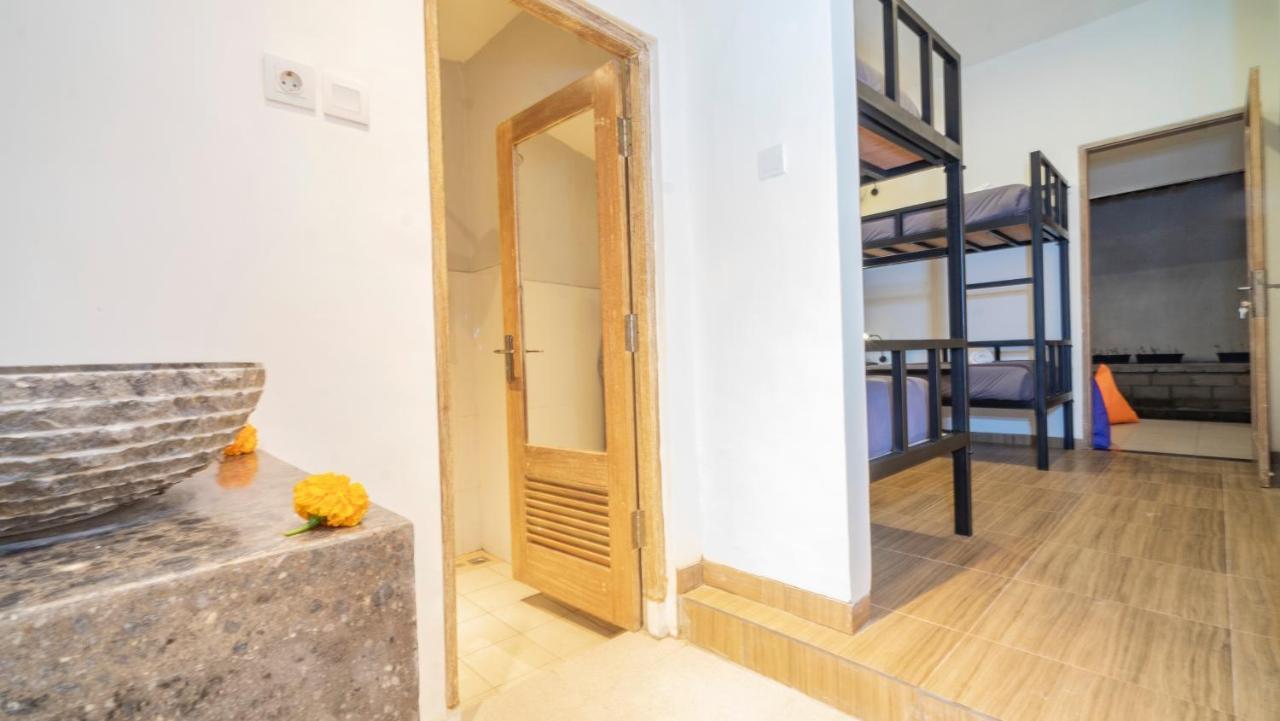 Aura Dormitory House Ubud Exterior photo